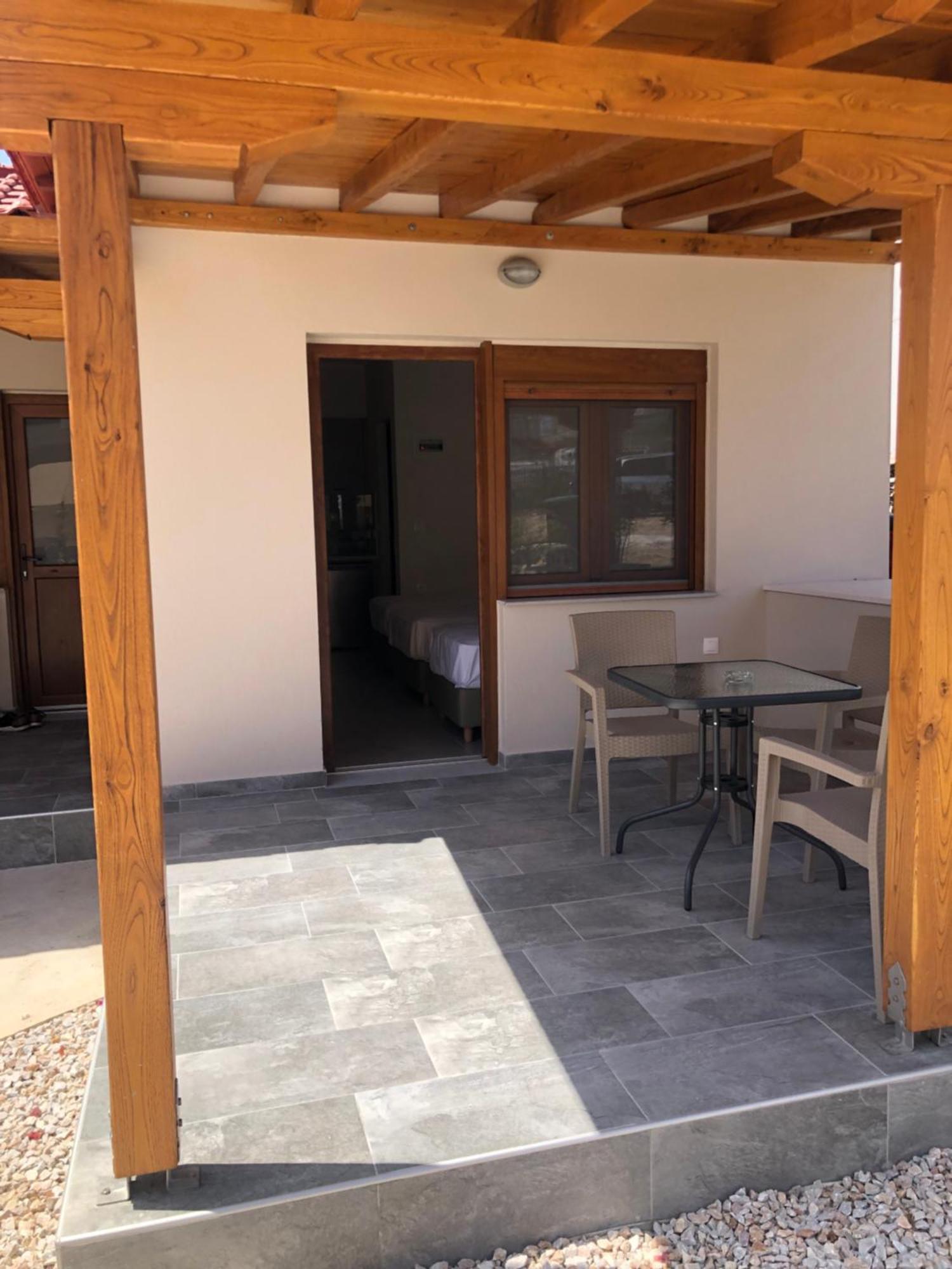 Daniela Apartments Nea Roda Exterior photo