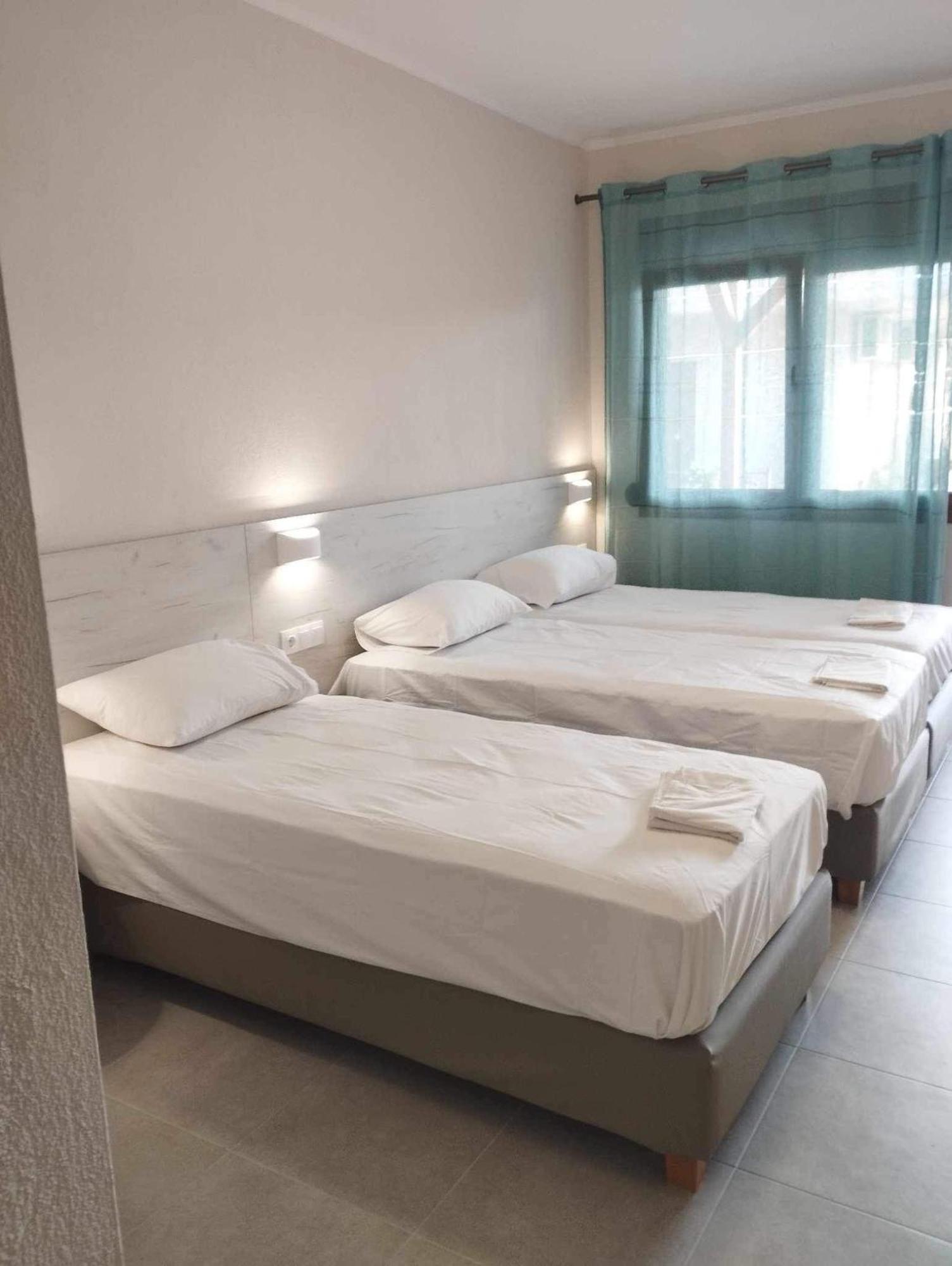 Daniela Apartments Nea Roda Exterior photo