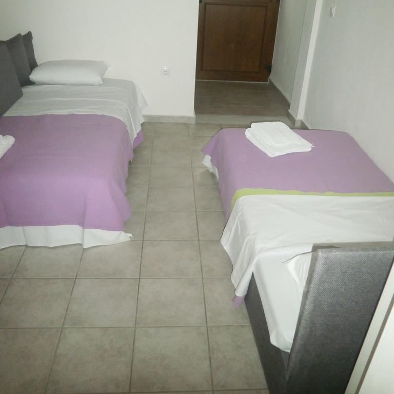 Daniela Apartments Nea Roda Exterior photo