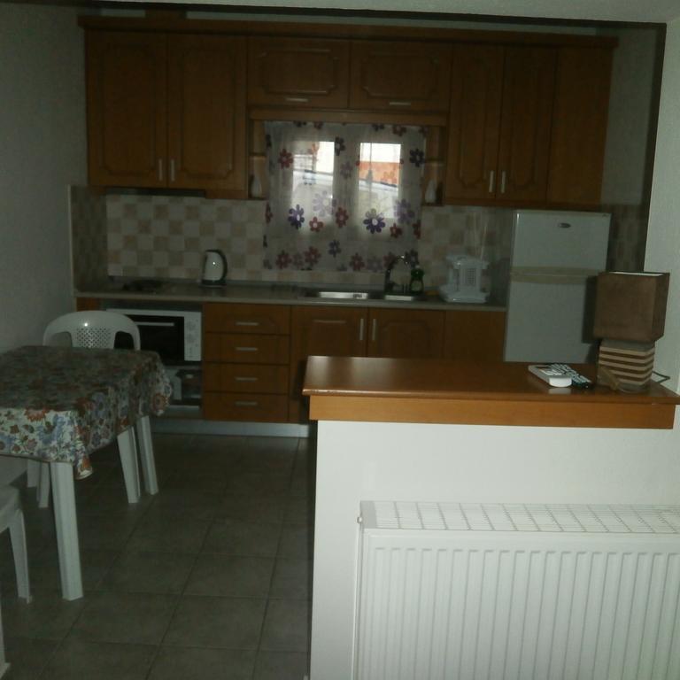 Daniela Apartments Nea Roda Exterior photo