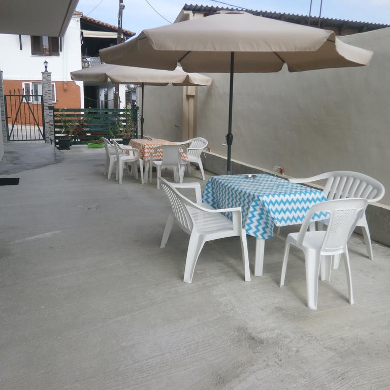 Daniela Apartments Nea Roda Exterior photo