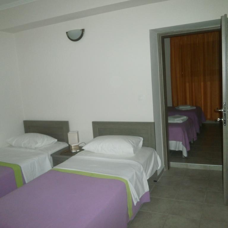 Daniela Apartments Nea Roda Exterior photo