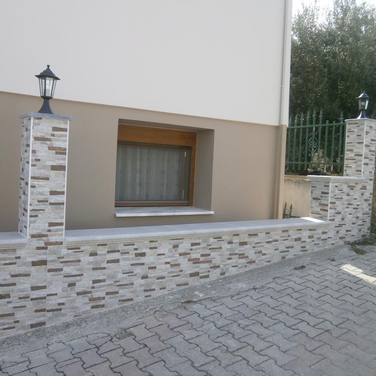 Daniela Apartments Nea Roda Exterior photo