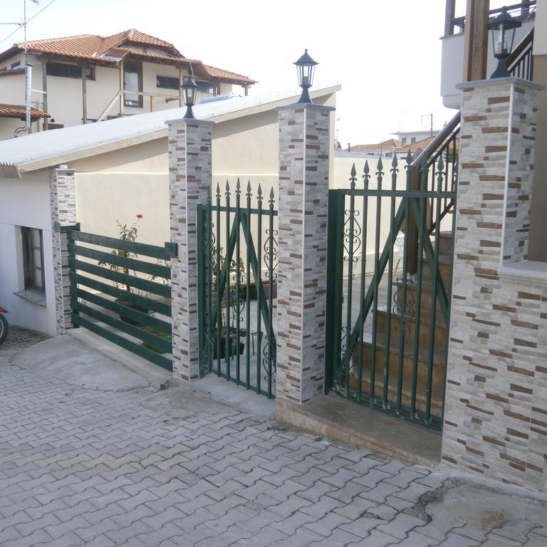 Daniela Apartments Nea Roda Exterior photo