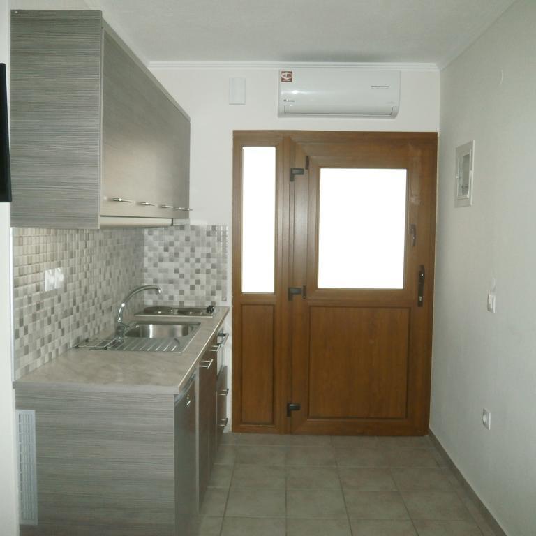 Daniela Apartments Nea Roda Exterior photo